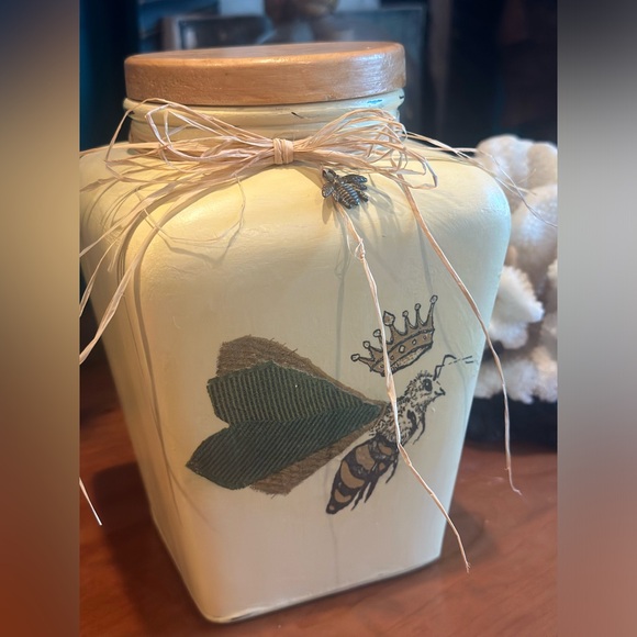 Queen Bee | Decoupaged Up-Cycled Glass | Baby Shower/Gender Reveal/Decor/Storage - Picture 4 of 4